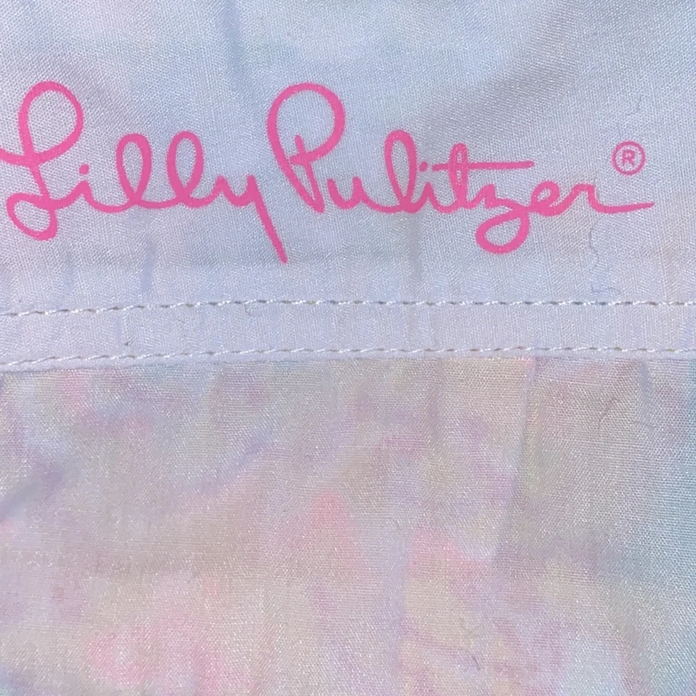 Lilly Pulitzer SugarTown WorldWide Athletic Shorts size 4 - Picture 7 of 17